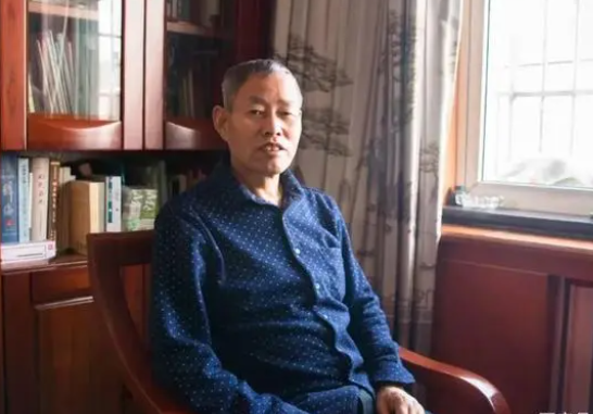 梁 炜：文学的滋养——读《李培战散文集》